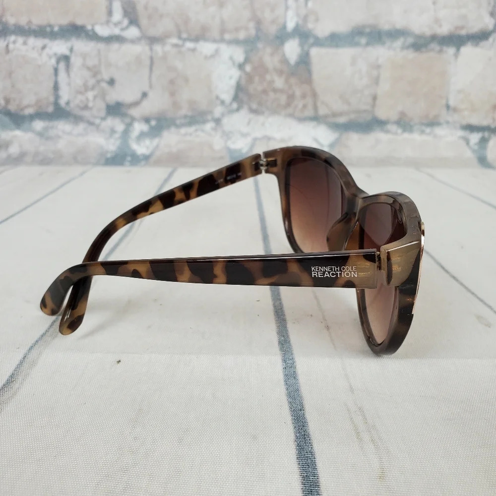 Kenneth Cole Reaction Brown Tortoise Shell Sunglasses - Picture 3 of 14
